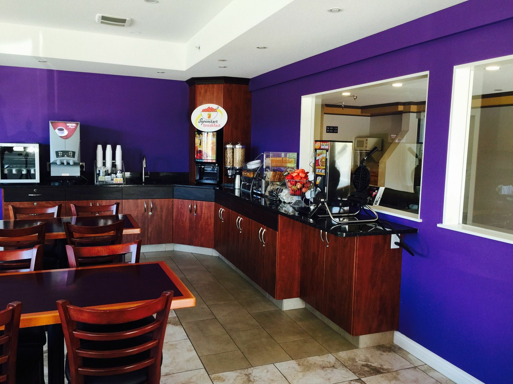 Super 8 By Wyndham Salmon Arm Hotel Ngoại thất bức ảnh