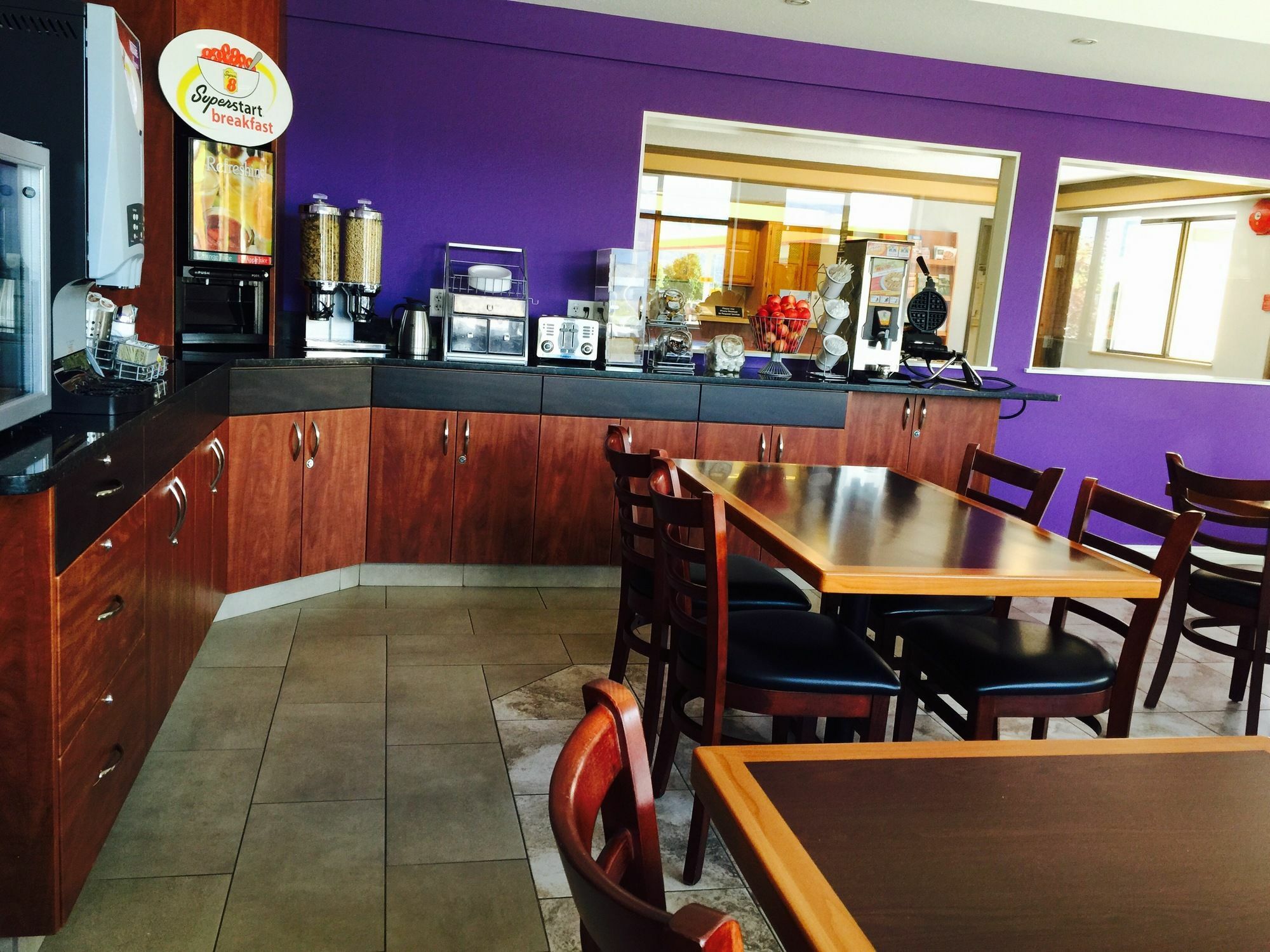 Super 8 By Wyndham Salmon Arm Hotel Ngoại thất bức ảnh
